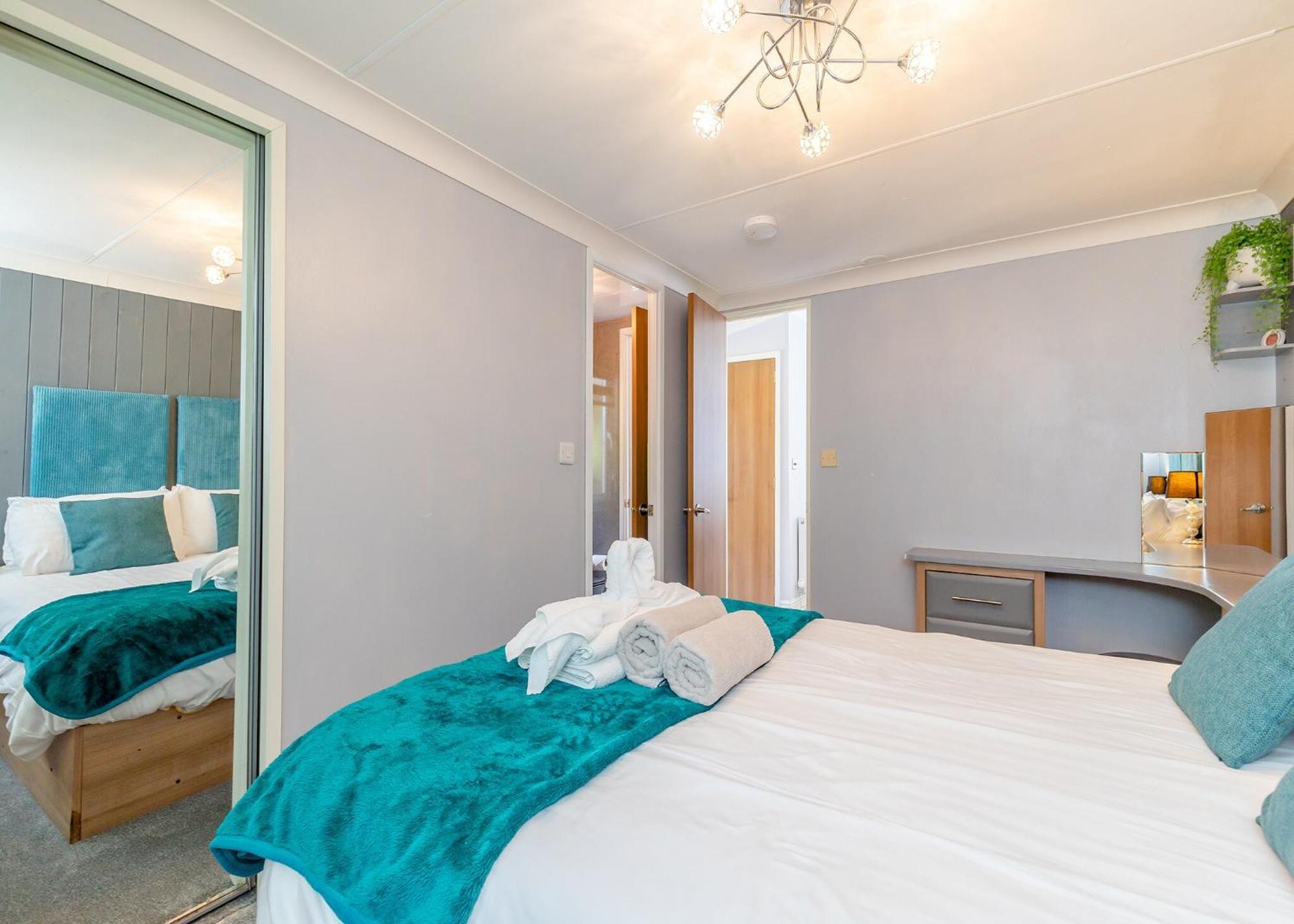 Longnor Wood Holiday Park מראה חיצוני תמונה