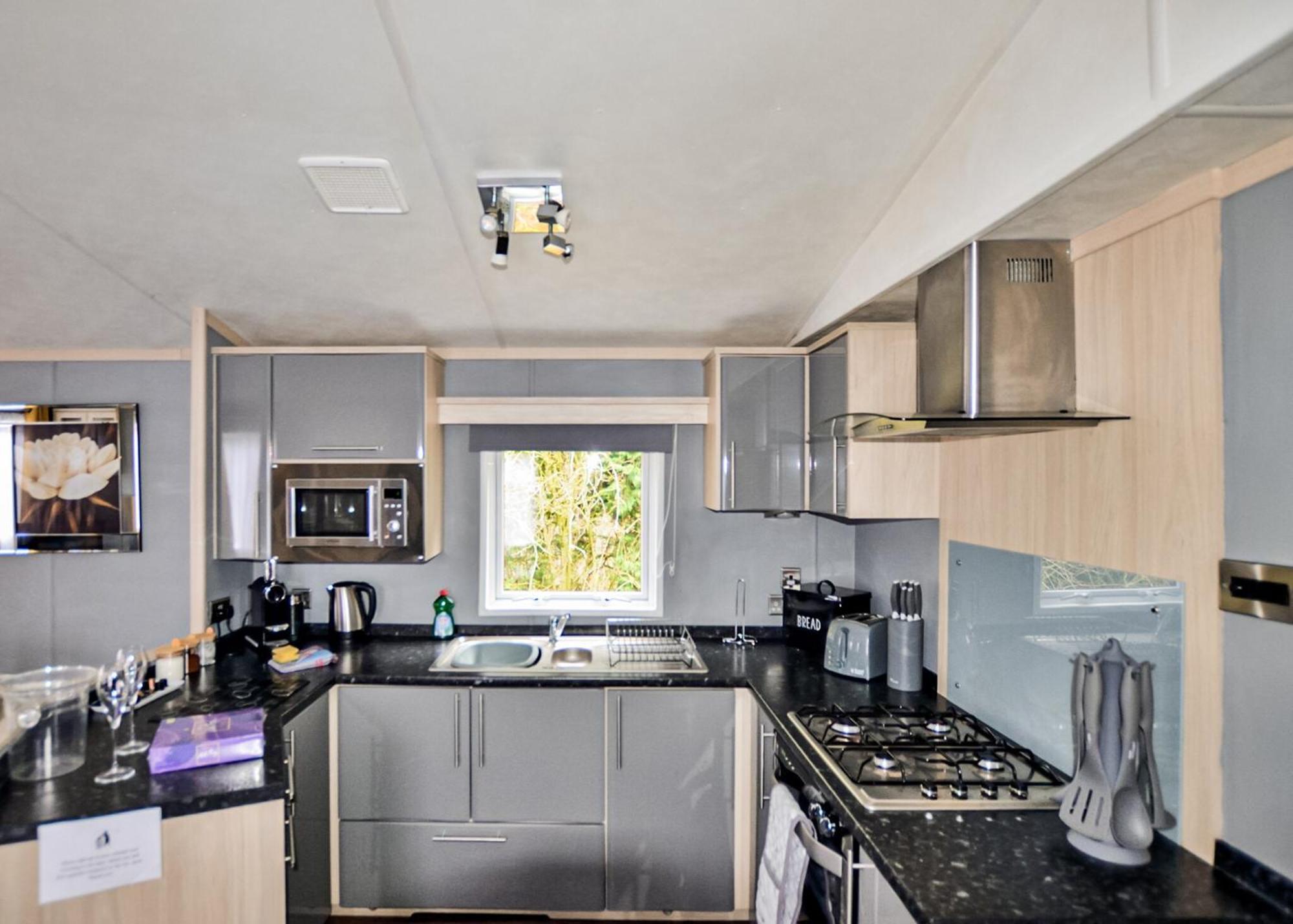 Longnor Wood Holiday Park מראה חיצוני תמונה
