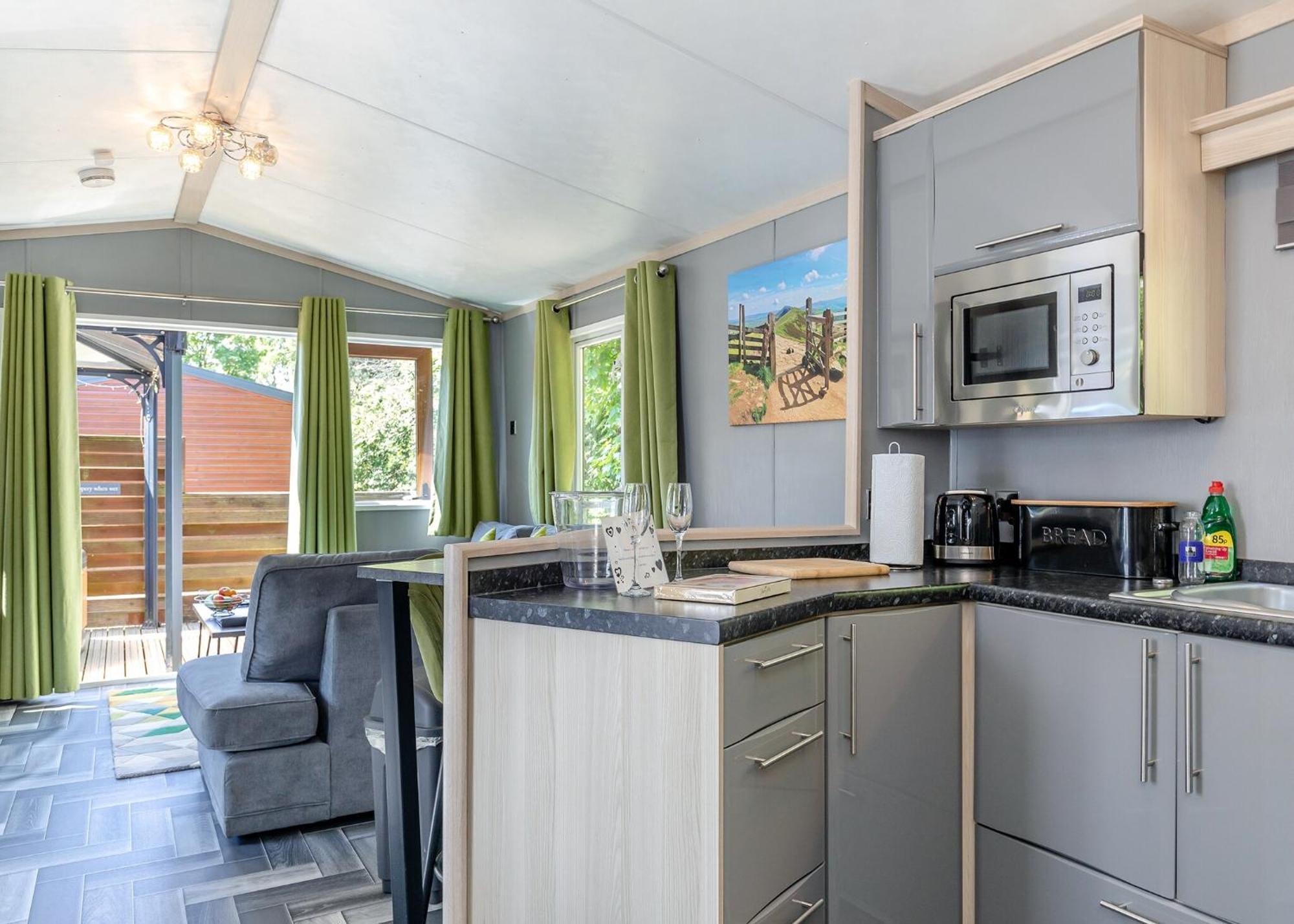 Longnor Wood Holiday Park מראה חיצוני תמונה