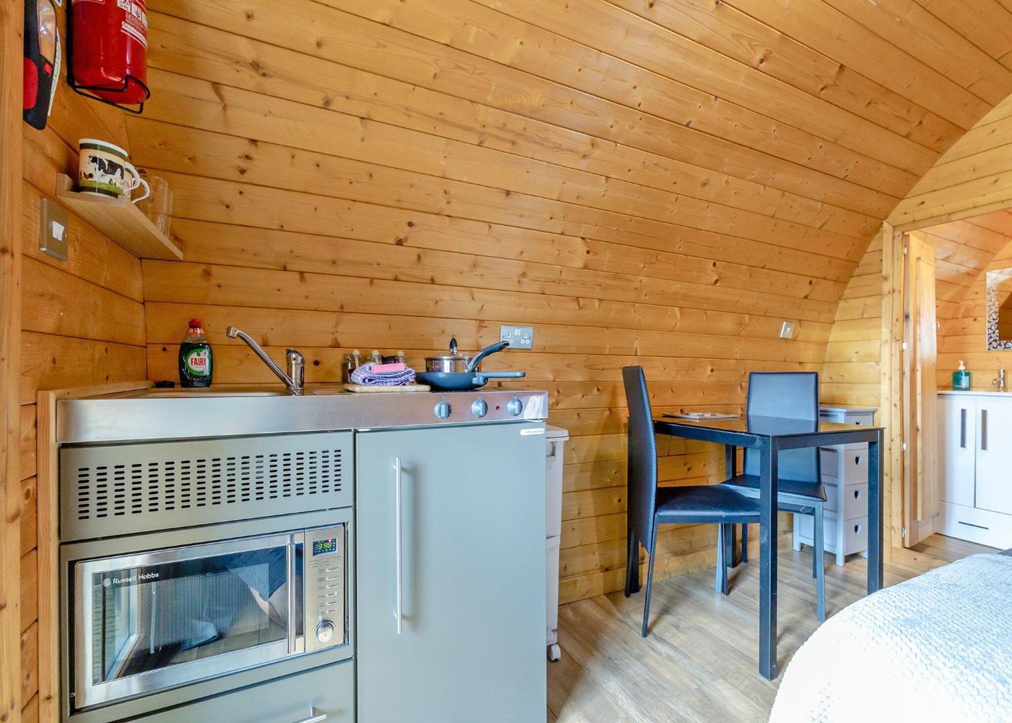 Longnor Wood Holiday Park מראה חיצוני תמונה
