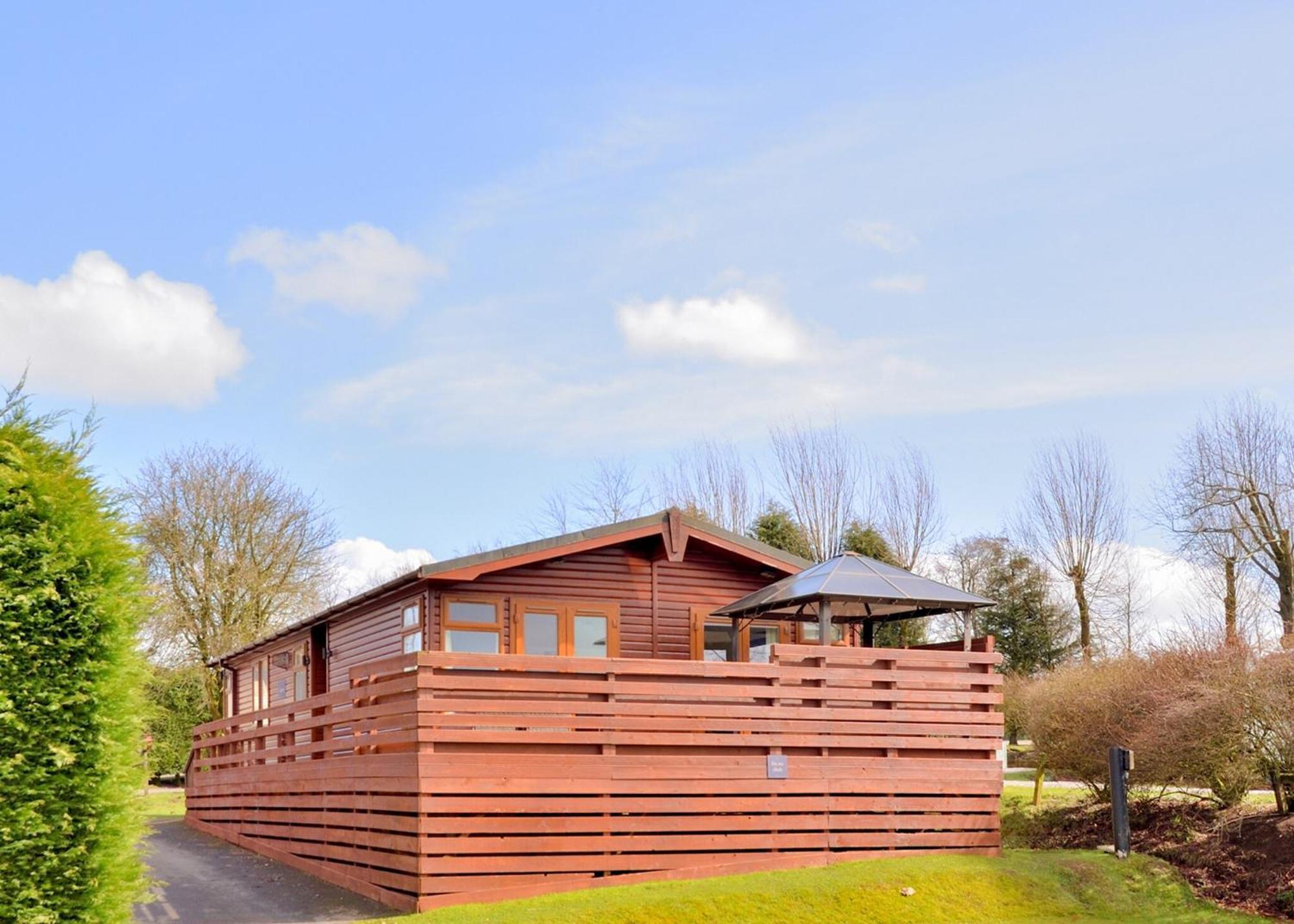 Longnor Wood Holiday Park מראה חיצוני תמונה