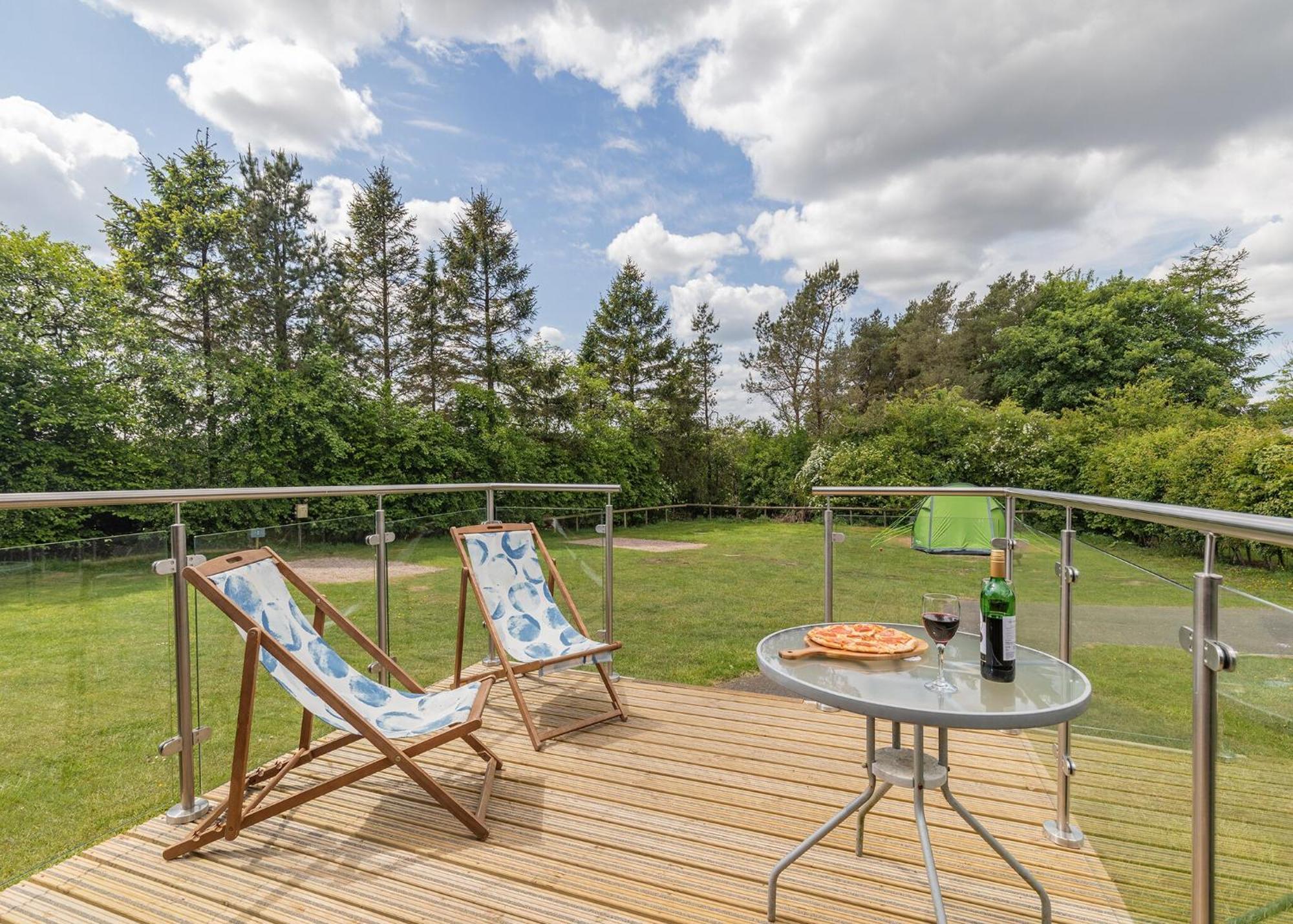 Longnor Wood Holiday Park מראה חיצוני תמונה