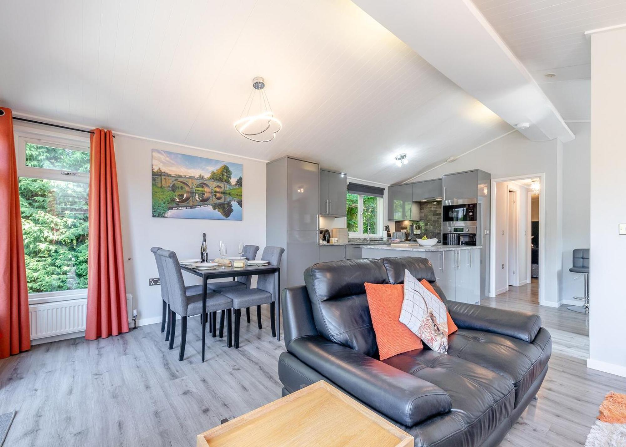 Longnor Wood Holiday Park מראה חיצוני תמונה