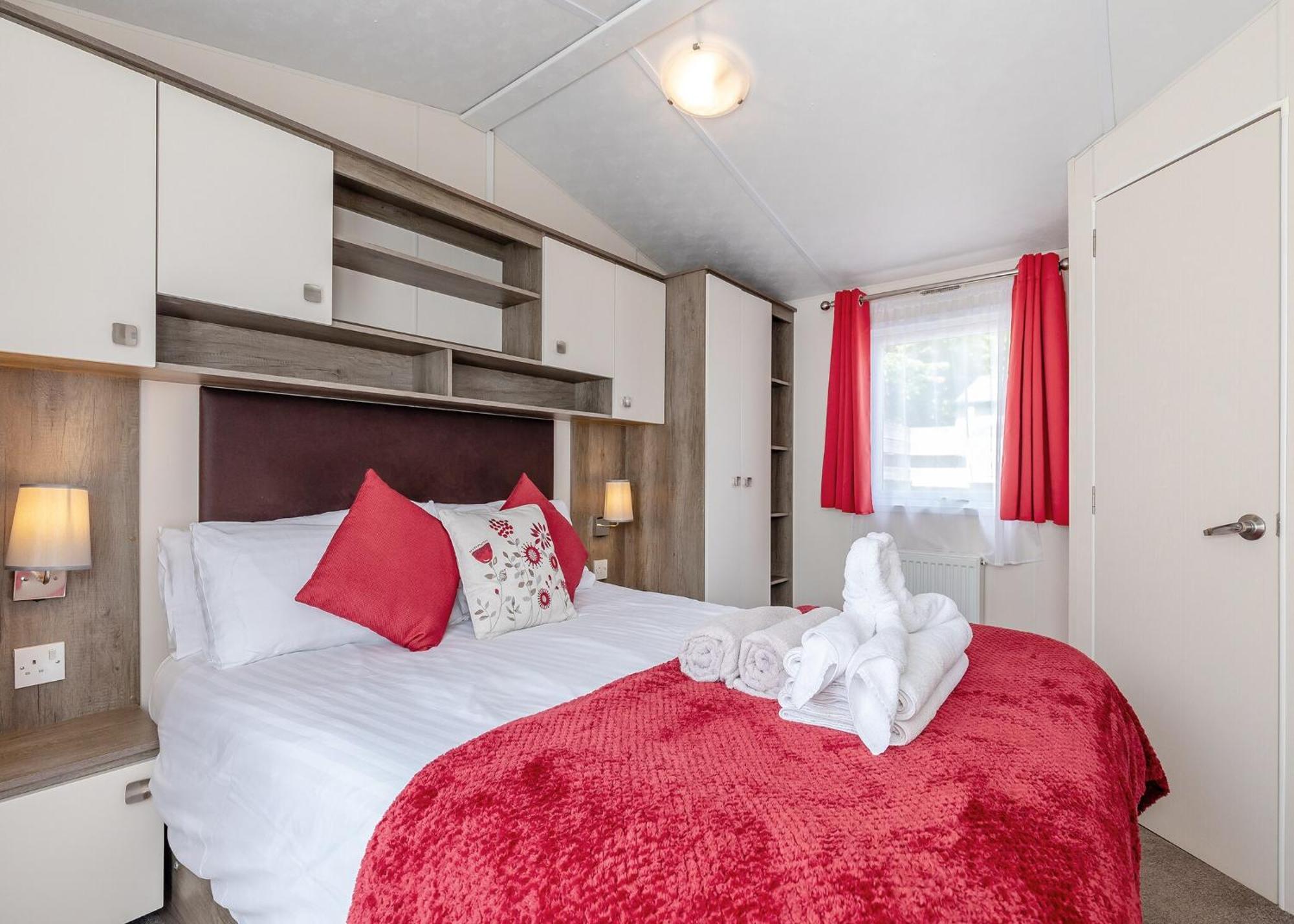Longnor Wood Holiday Park מראה חיצוני תמונה